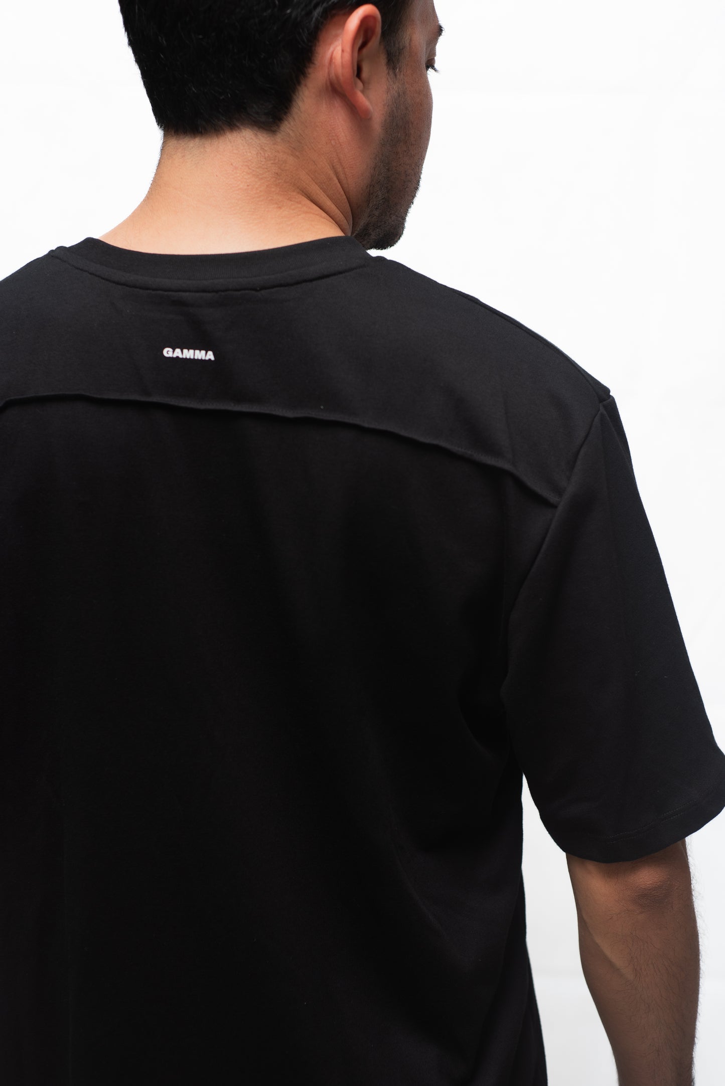 Playera deportiva oversized negra