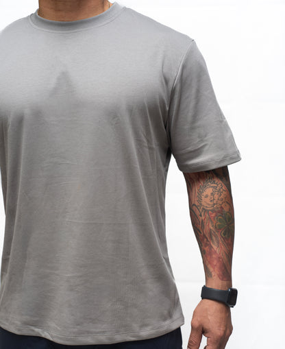 Playera deportiva oversized gris